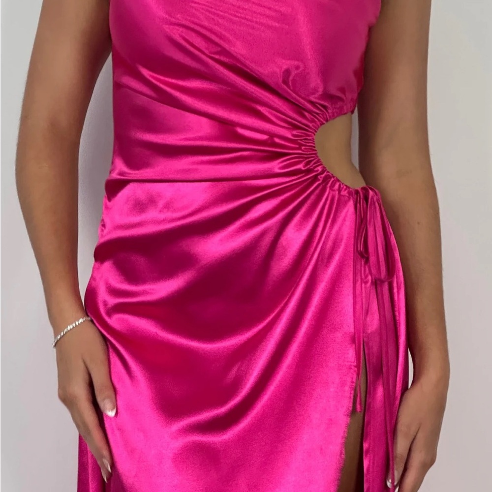 Elegant Pink One-Shoulder Nour Maxi Dress - Picture 4 of 10